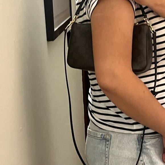 Authentic Coach two way crossbody - Picture 5 of 6